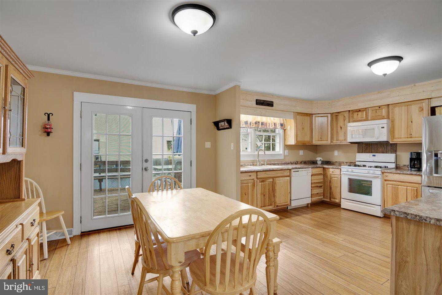 2 Roanoke Road Clementon, NJ 08021 - Photo 11 of 43 Kitchen/Dining Room