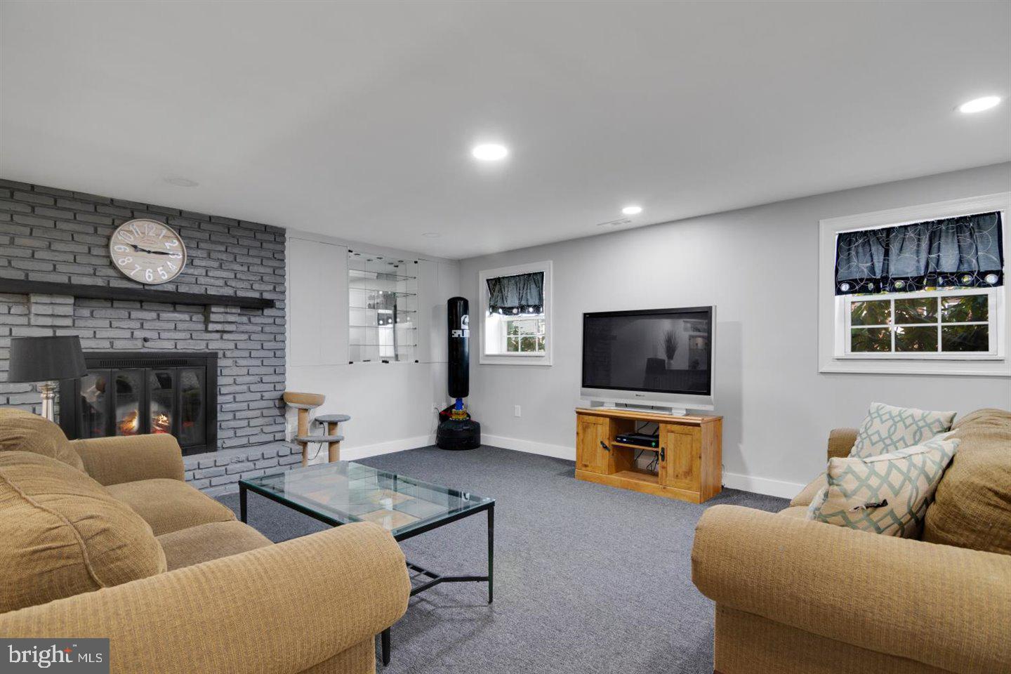 2 Roanoke Road Clementon, NJ 08021 - Photo 26 of 43 Family Room