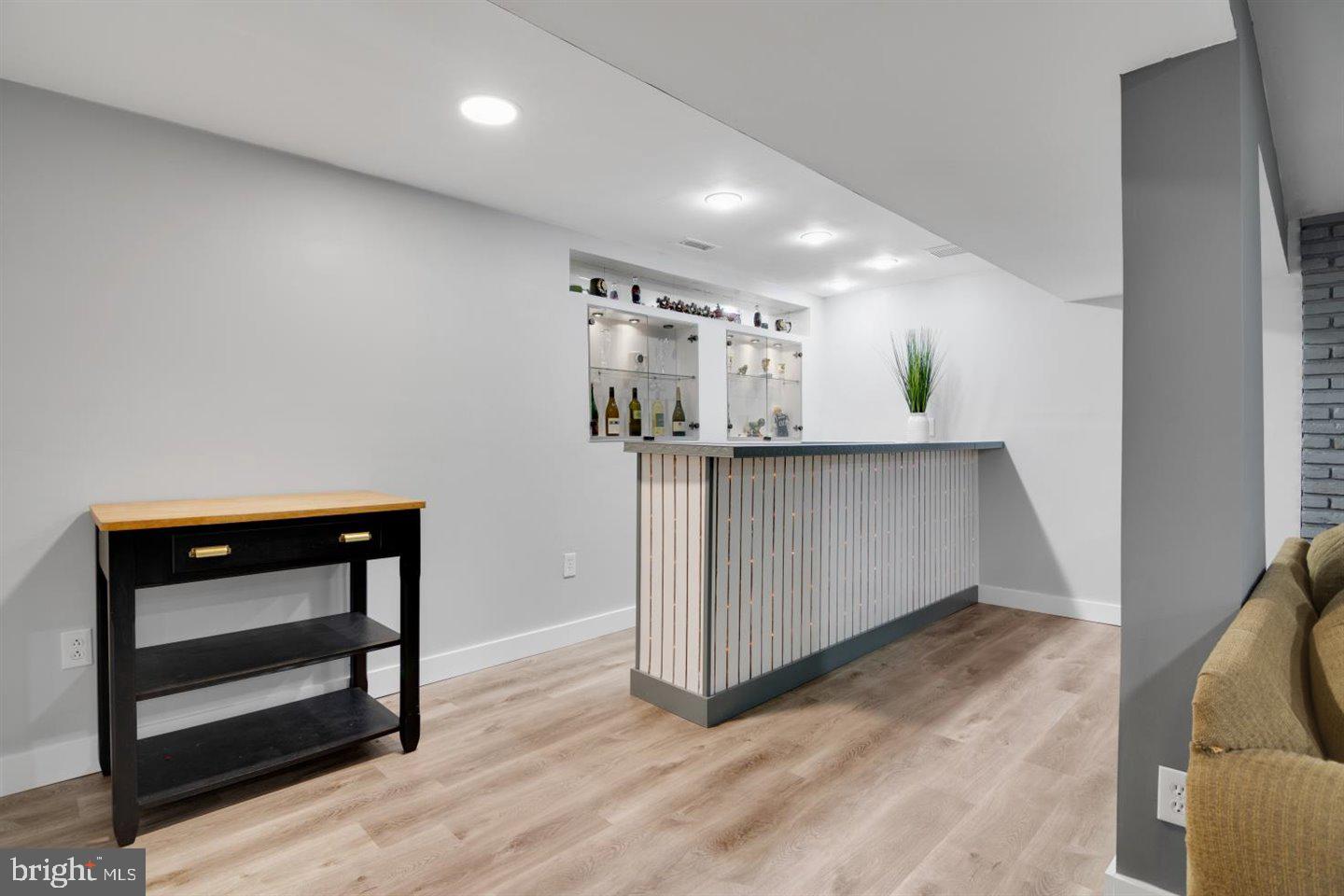 2 Roanoke Road Clementon, NJ 08021 - Photo 28 of 43 Bar