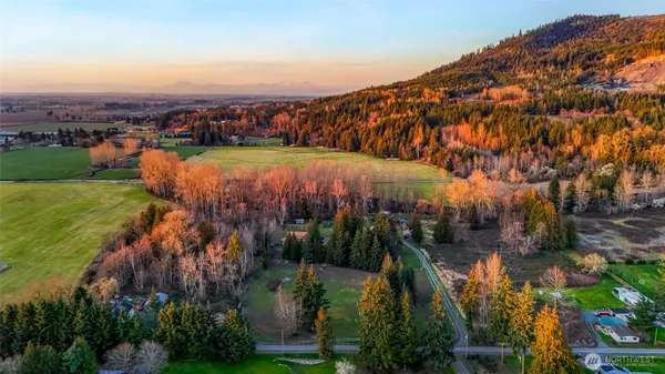 $999,000 | 3772 East Hoff Road, Everson, WA 98247