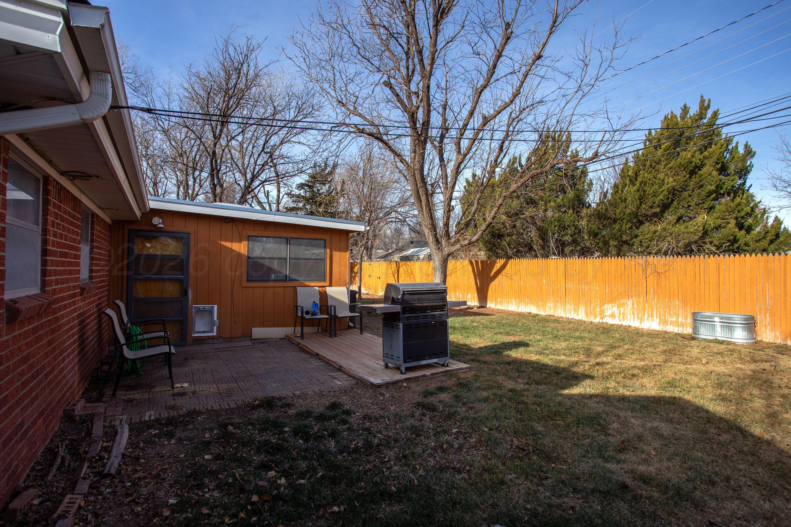6204 Jameson Road Amarillo, TX 79106 - Photo 32 of 33 backyard