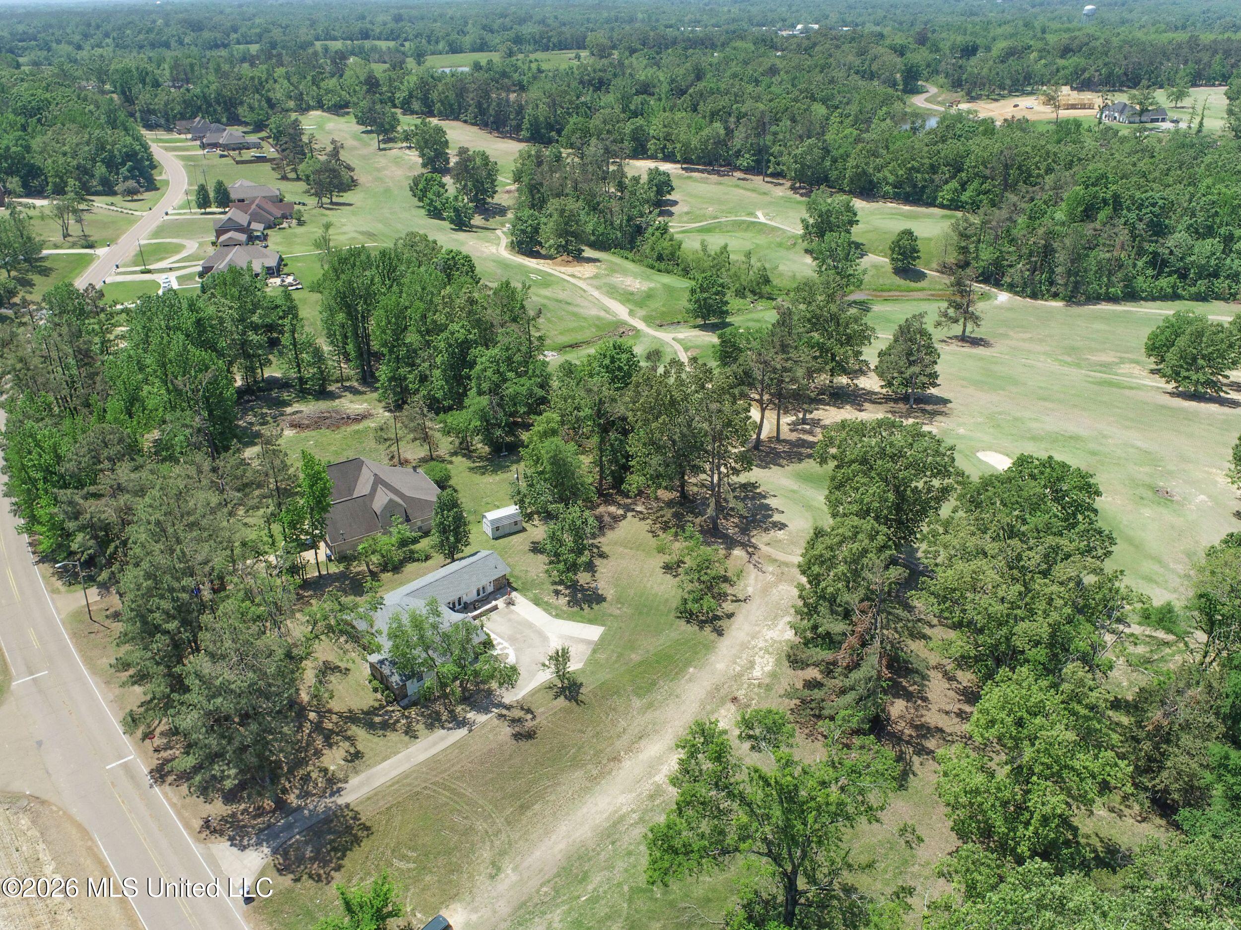 415 Woodland Road Batesville, MS 38606 - Photo 3 of 120 2rlawk2