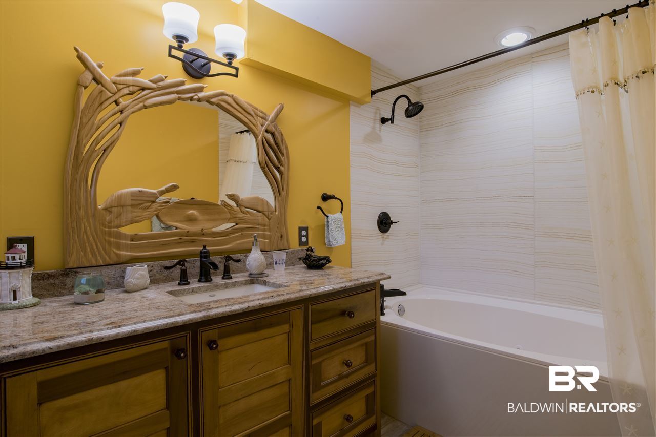11064 Rosa Court Fairhope, AL 36532 - Photo 26 of 50 Cottage bathroom