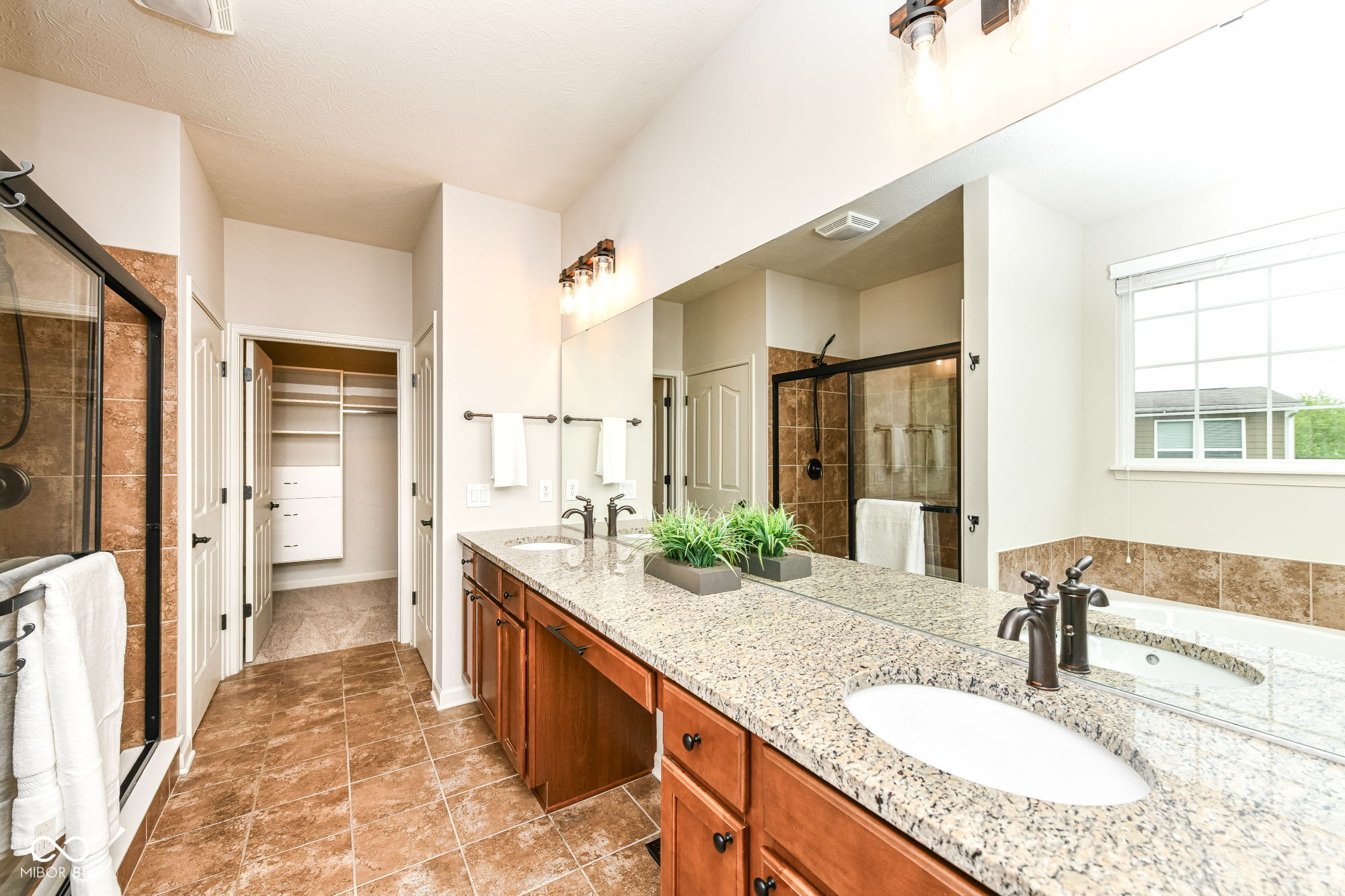 14375 Pendragon Way Fishers, IN 46037 - Photo 20 of 39
