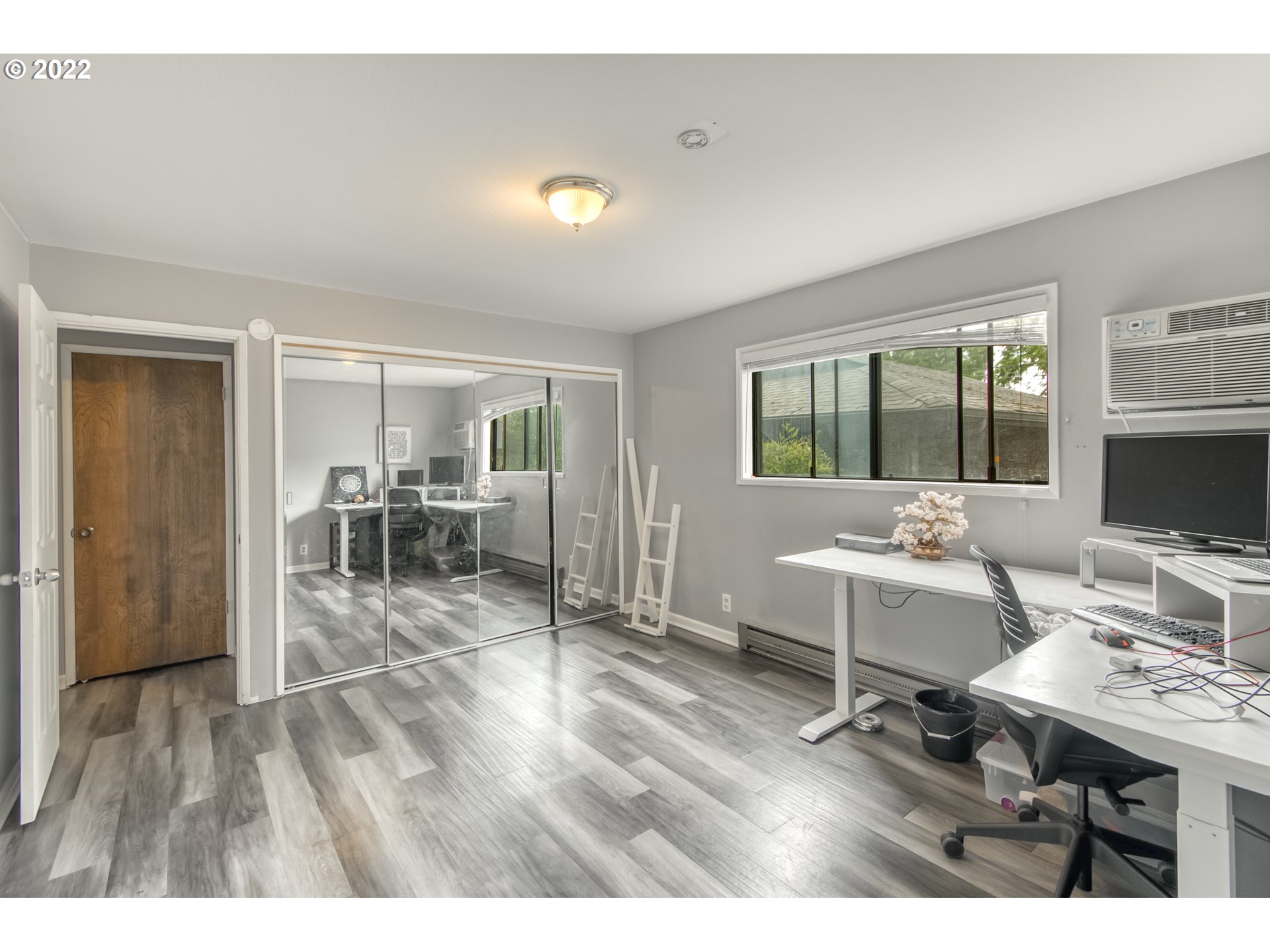 8960 Southwest Cashmur Lane Portland, OR 97225 - Photo 14 of 19 a workspace with furniture and window