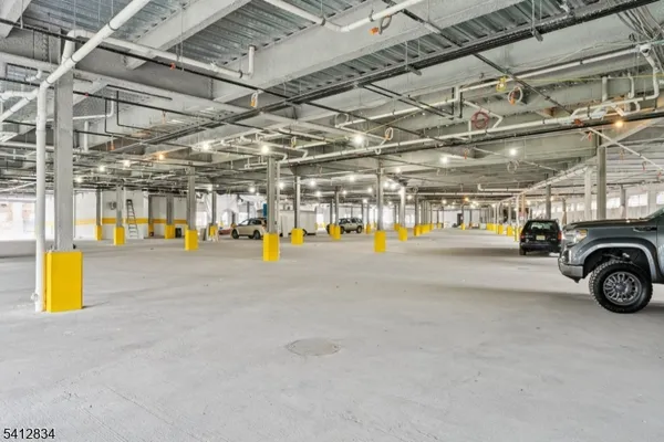 $2,450 | 140 West Webster Avenue, Unit 111, Roselle Park, NJ 07204