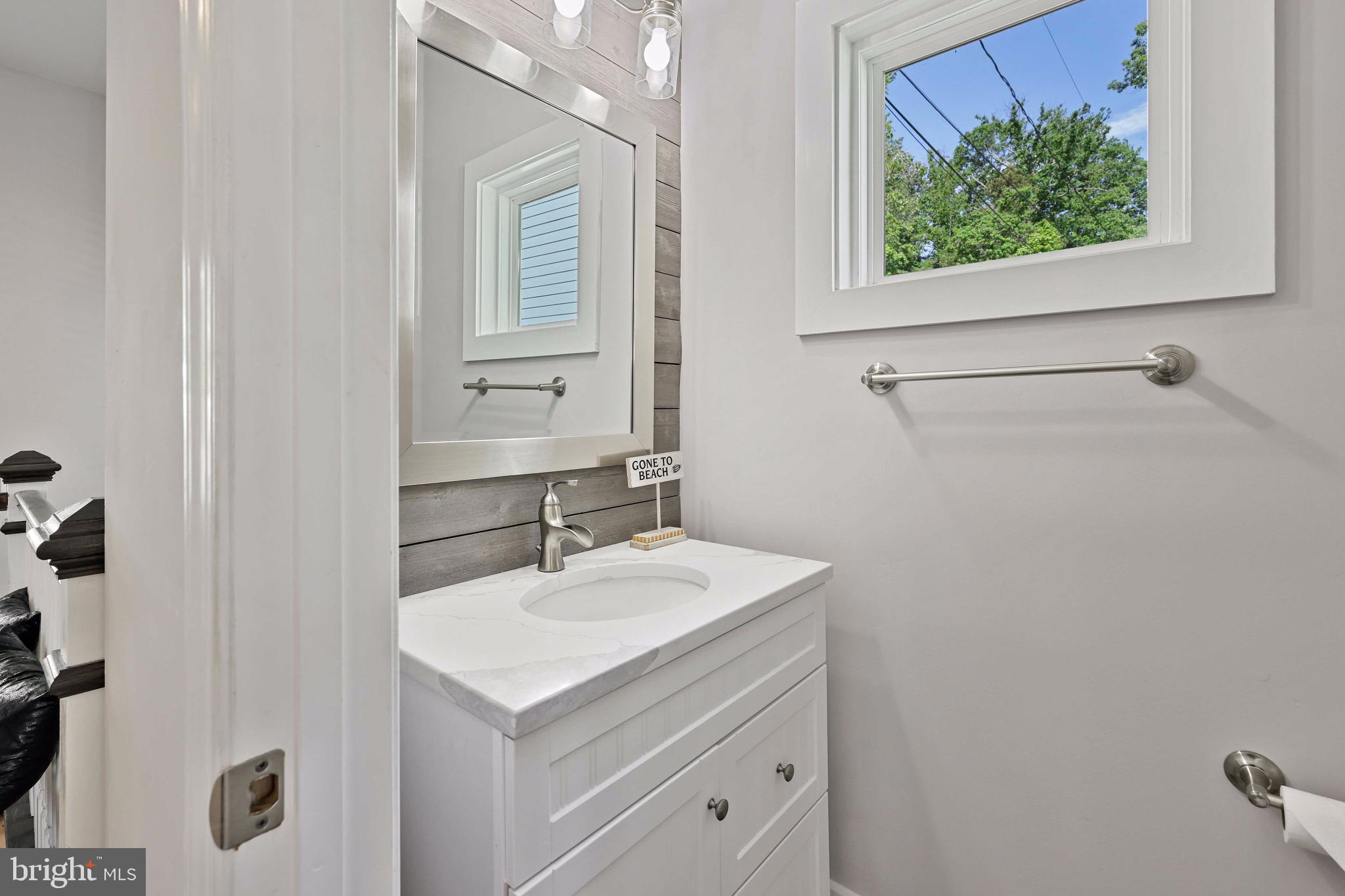 330 Arbutus Drive Edgewater, MD 21037 - Photo 10 of 39 First Floor Powder Room