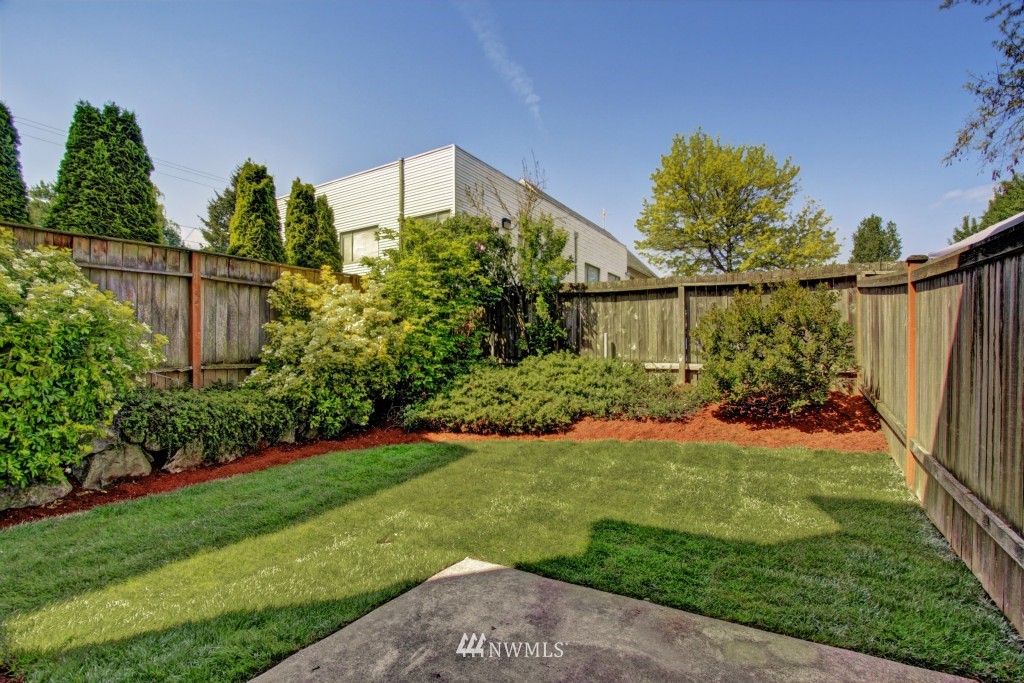 908 North 95th Street, Unit D Seattle, WA 98103 - Photo 14 of 18 Gallery Image 14
