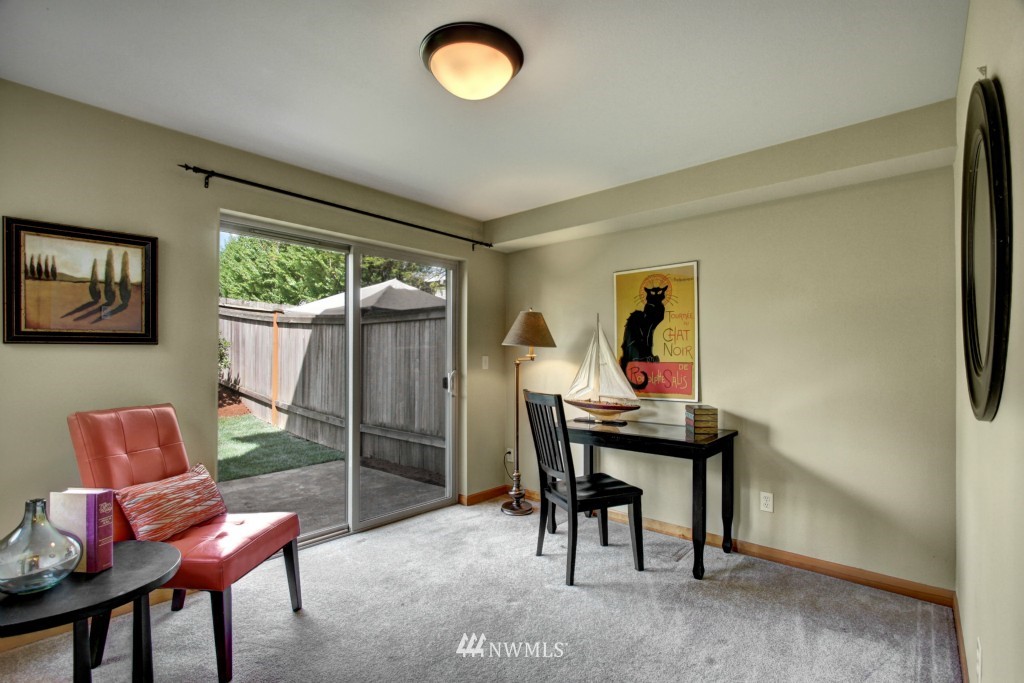 908 North 95th Street, Unit D Seattle, WA 98103 - Photo 4 of 18 Gallery Image 4