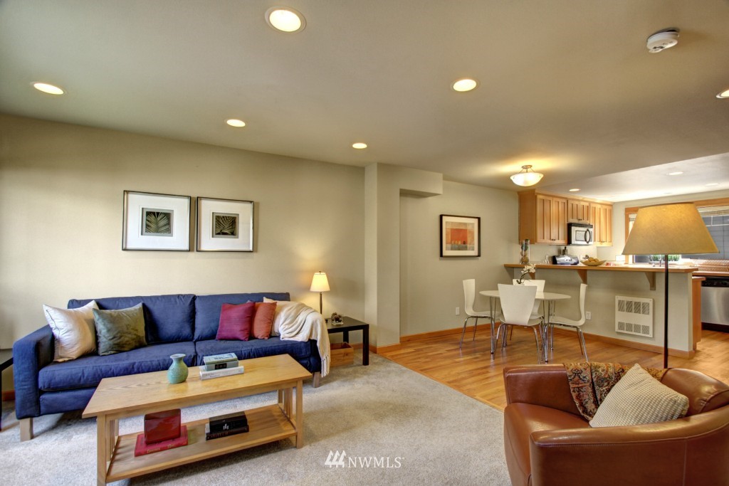 908 North 95th Street, Unit D Seattle, WA 98103 - Photo 6 of 18 Gallery Image 6