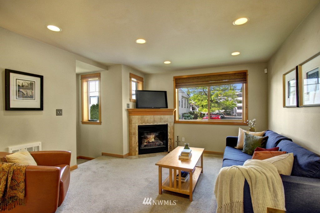 908 North 95th Street, Unit D Seattle, WA 98103 - Photo 7 of 18 Gallery Image 7