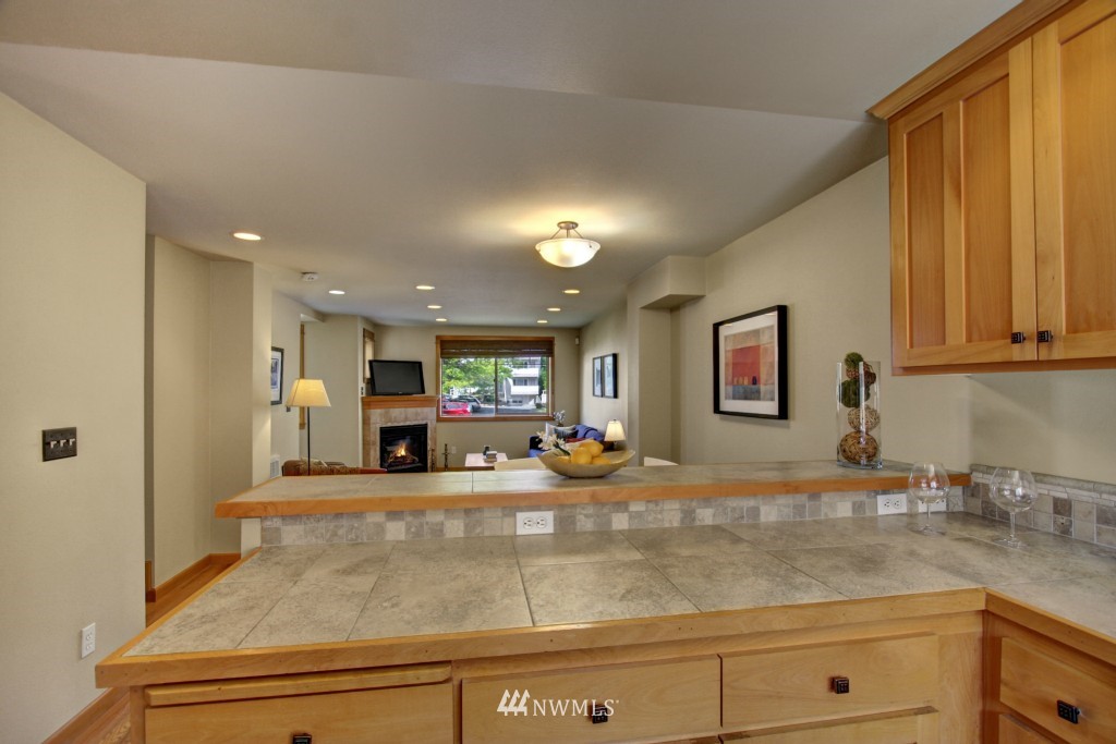 908 North 95th Street, Unit D Seattle, WA 98103 - Photo 10 of 18 Gallery Image 10