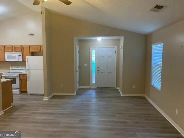 $1,700 | 77 Clark Street, Newnan, GA 30263