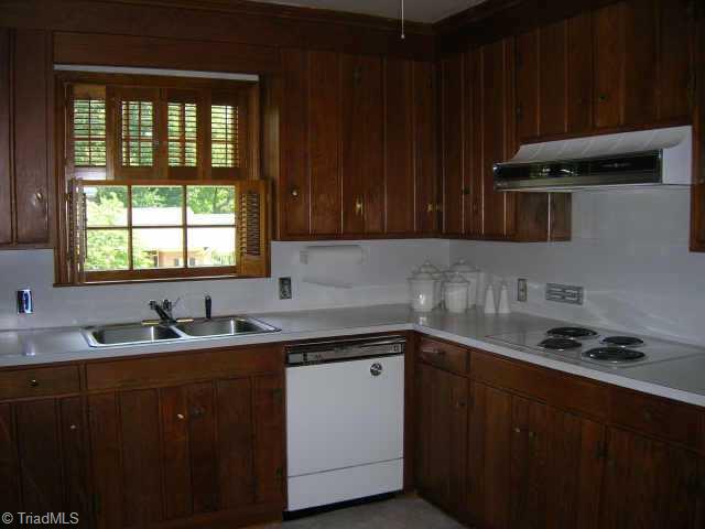2810 Montclair Road Winston-Salem, NC 27106 - Photo 5 of 9 Other. kitchen