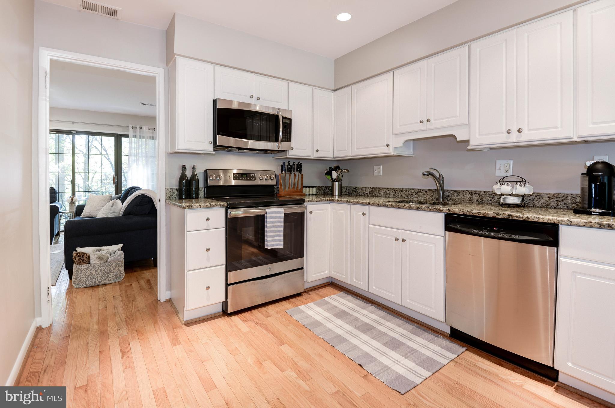 2024 Headlands Circle Reston, VA 20191 - Photo 12 of 50