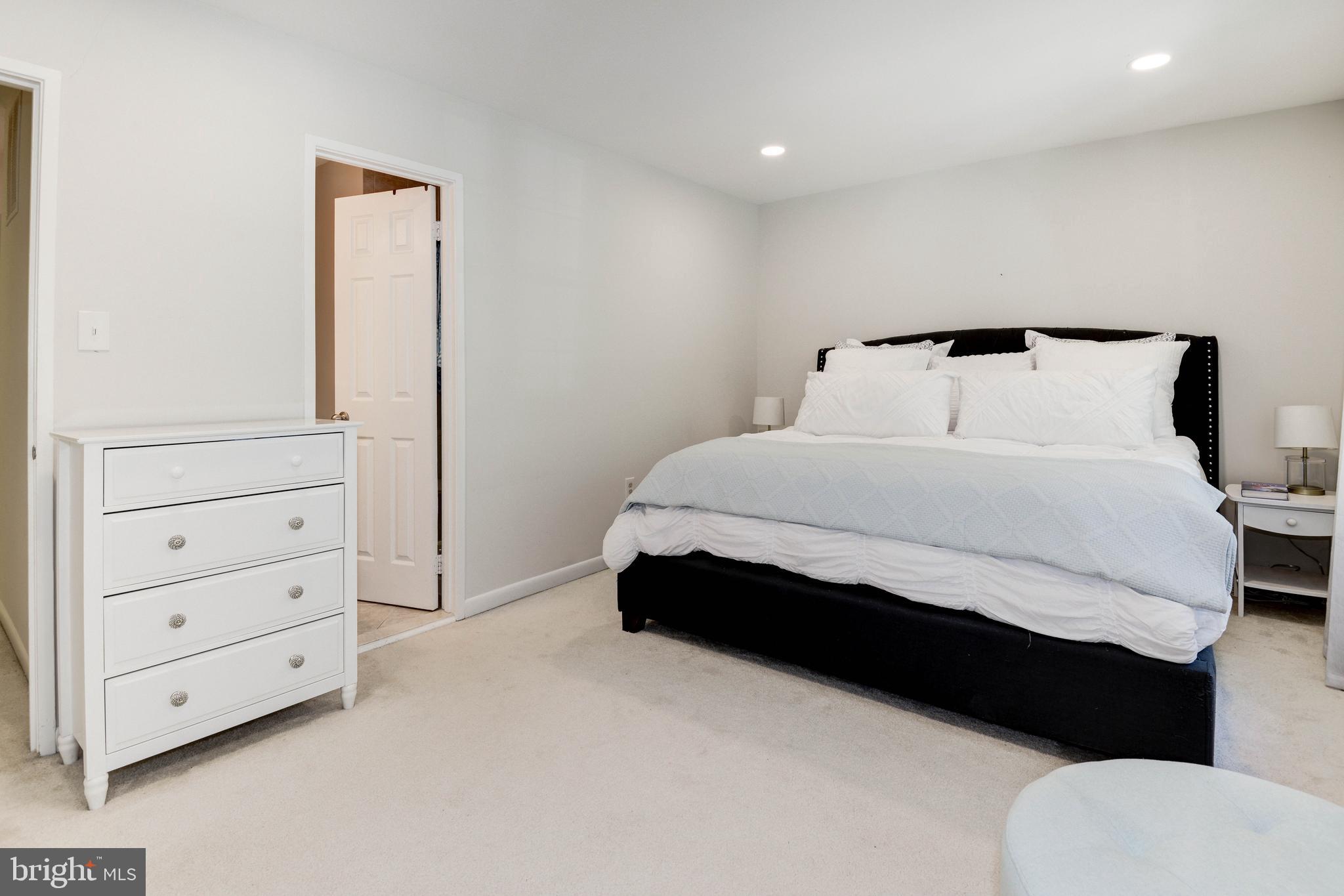 2024 Headlands Circle Reston, VA 20191 - Photo 17 of 50