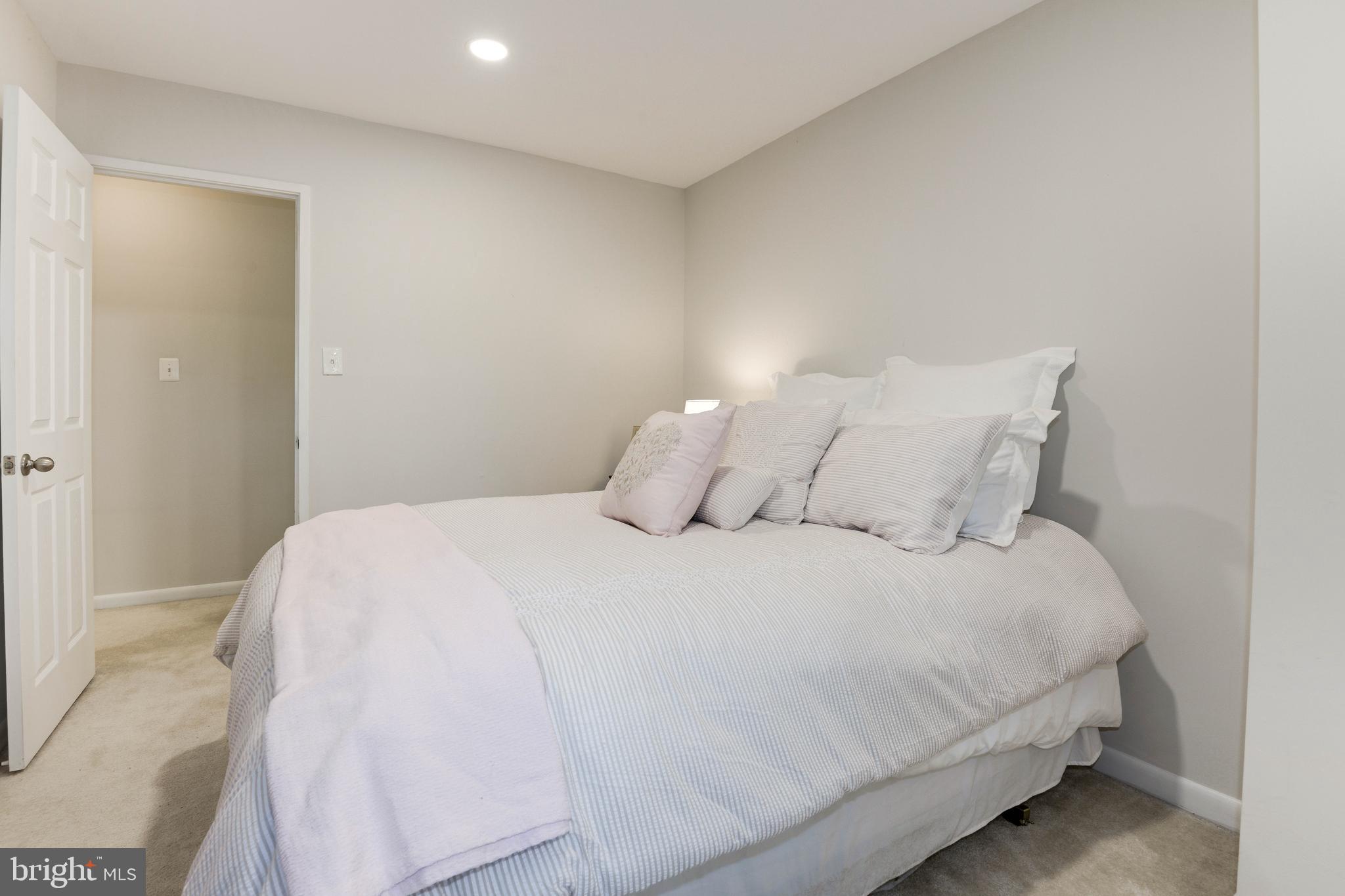 2024 Headlands Circle Reston, VA 20191 - Photo 20 of 50