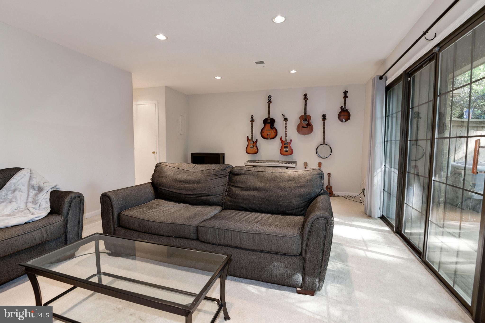 2024 Headlands Circle Reston, VA 20191 - Photo 32 of 50