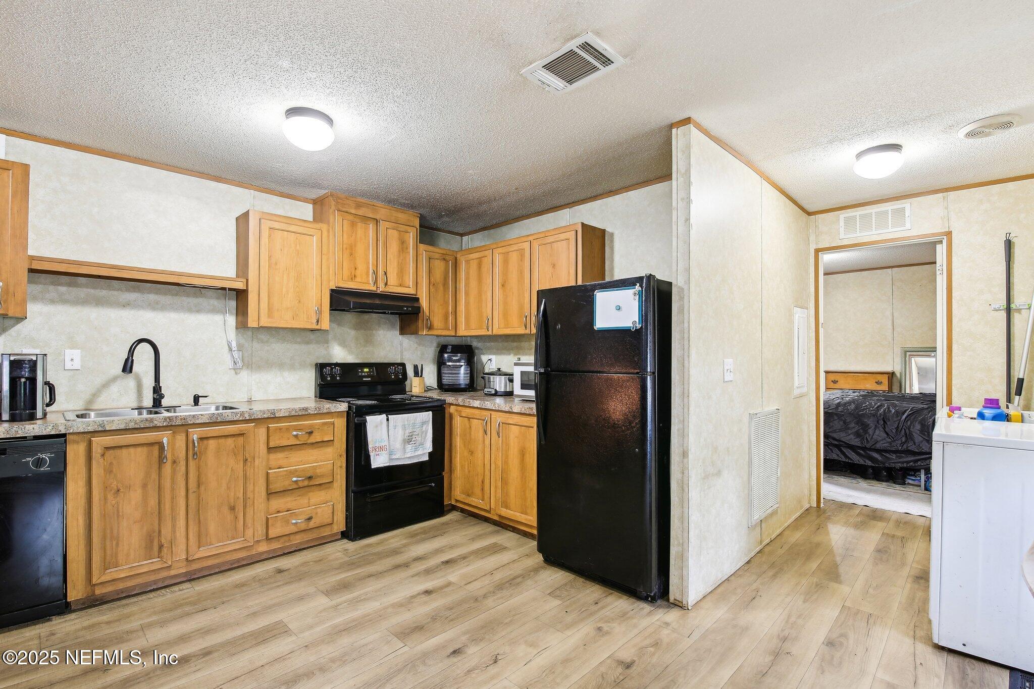 14331 Lyle Road Jacksonville, FL 32218 - Photo 9 of 24 10-web-or-mls-Lyle Rd-2205-010