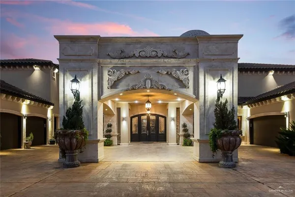 a view of a entryway with a fountain
