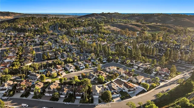 $1,895,000 | 10 Serenity Lane, Laguna Niguel, CA 92677