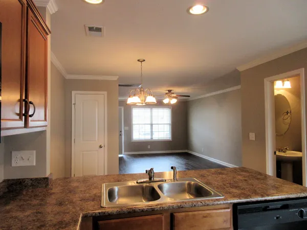 $1,265 | 341 Sam Houston Circle, Clarksville, TN 37040