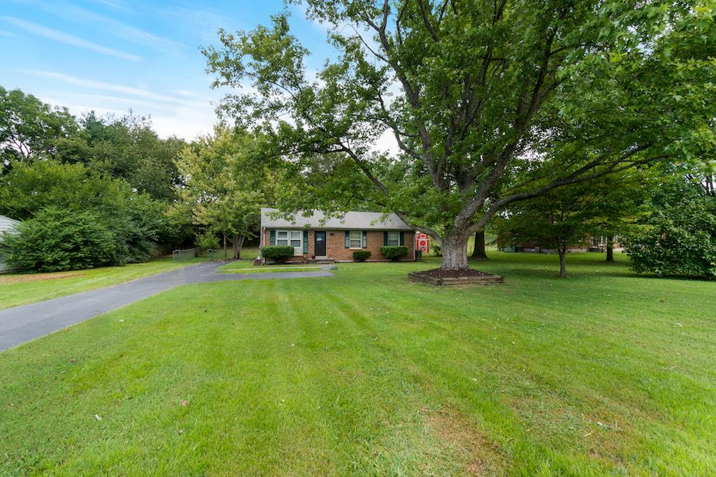 102 Valley Drive Springfield, TN 37172 - Photo 2 of 24 Gallery Image 2