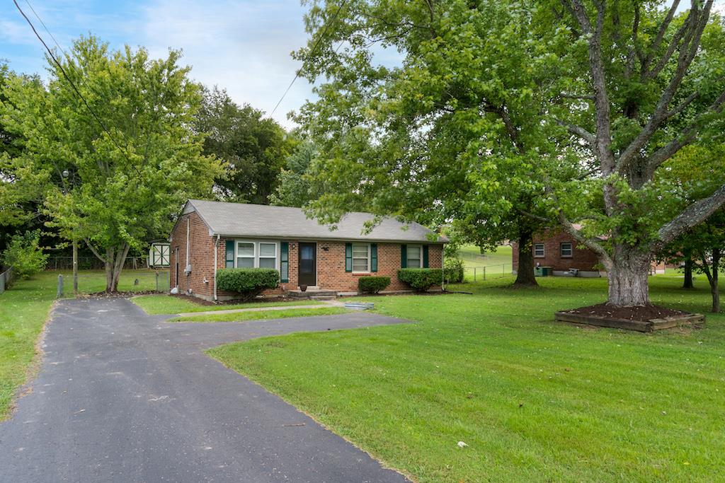 102 Valley Drive Springfield, TN 37172 - Photo 3 of 24 Gallery Image 3