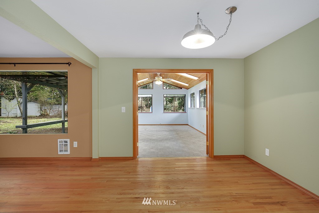 12711 Alexander Road Everett, WA 98204 - Photo 11 of 25 Gallery Image 11