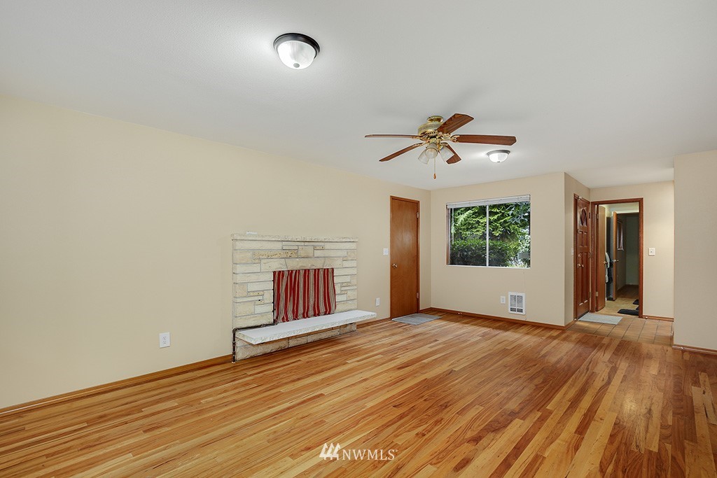 12711 Alexander Road Everett, WA 98204 - Photo 6 of 25 Gallery Image 6