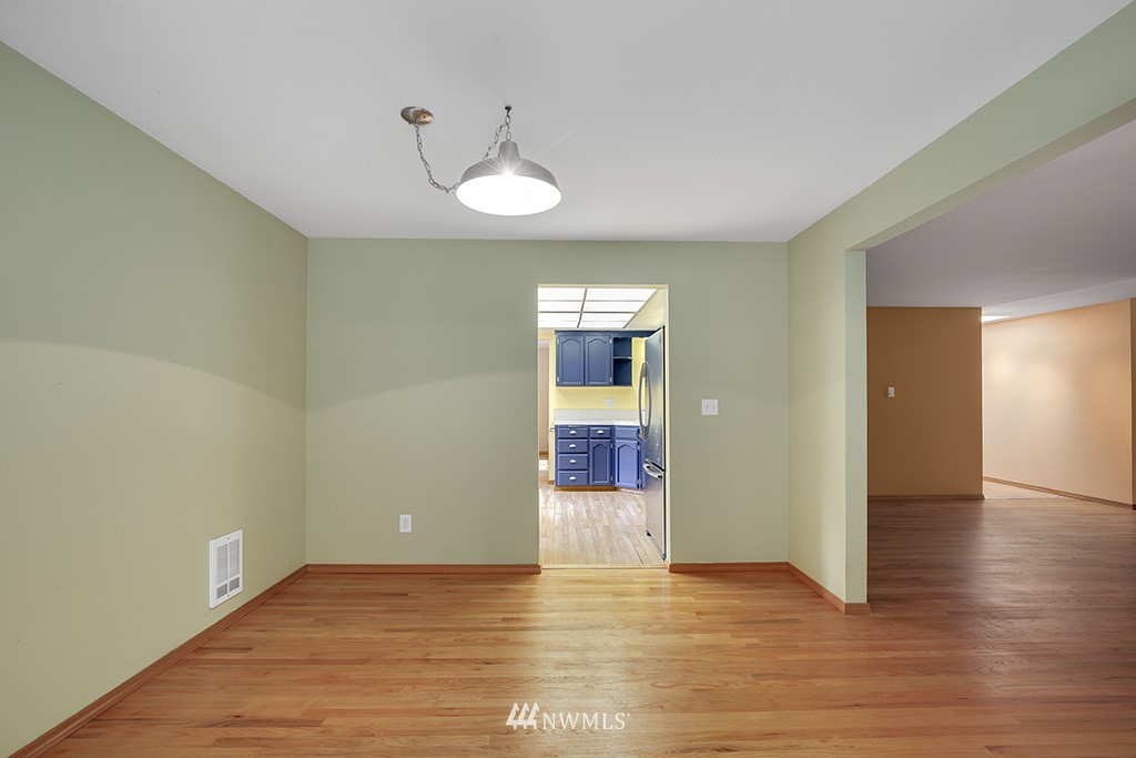 12711 Alexander Road Everett, WA 98204 - Photo 10 of 25 Gallery Image 10