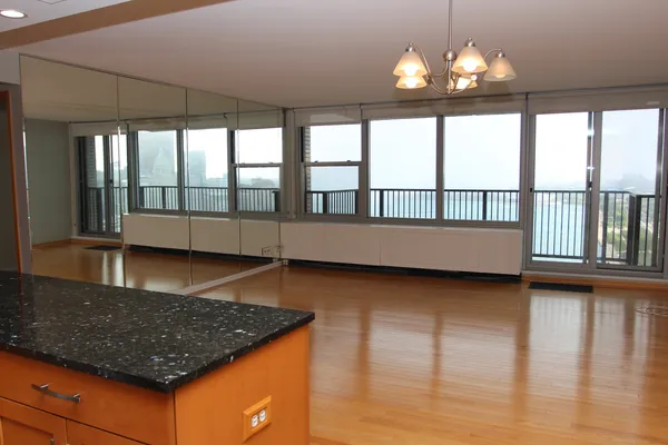 $2,950 | 400 East Randolph Street, Unit 3405, Chicago, IL 60601