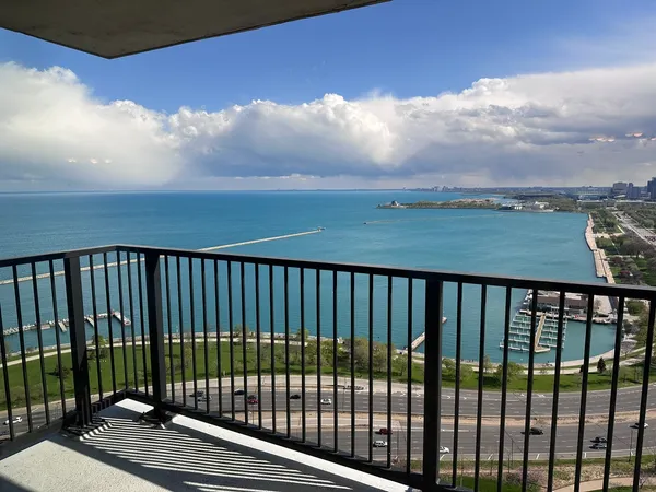 $2,950 | 400 East Randolph Street, Unit 3405, Chicago, IL 60601