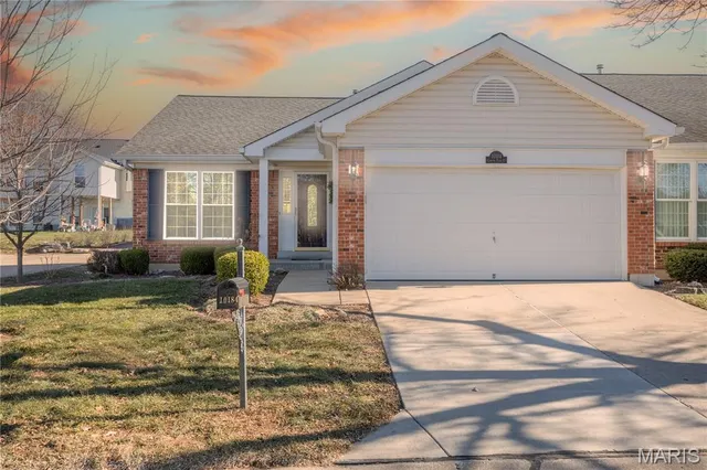 $295,000 | 10184 Carlton Pl Court, St. Louis, MO 63123