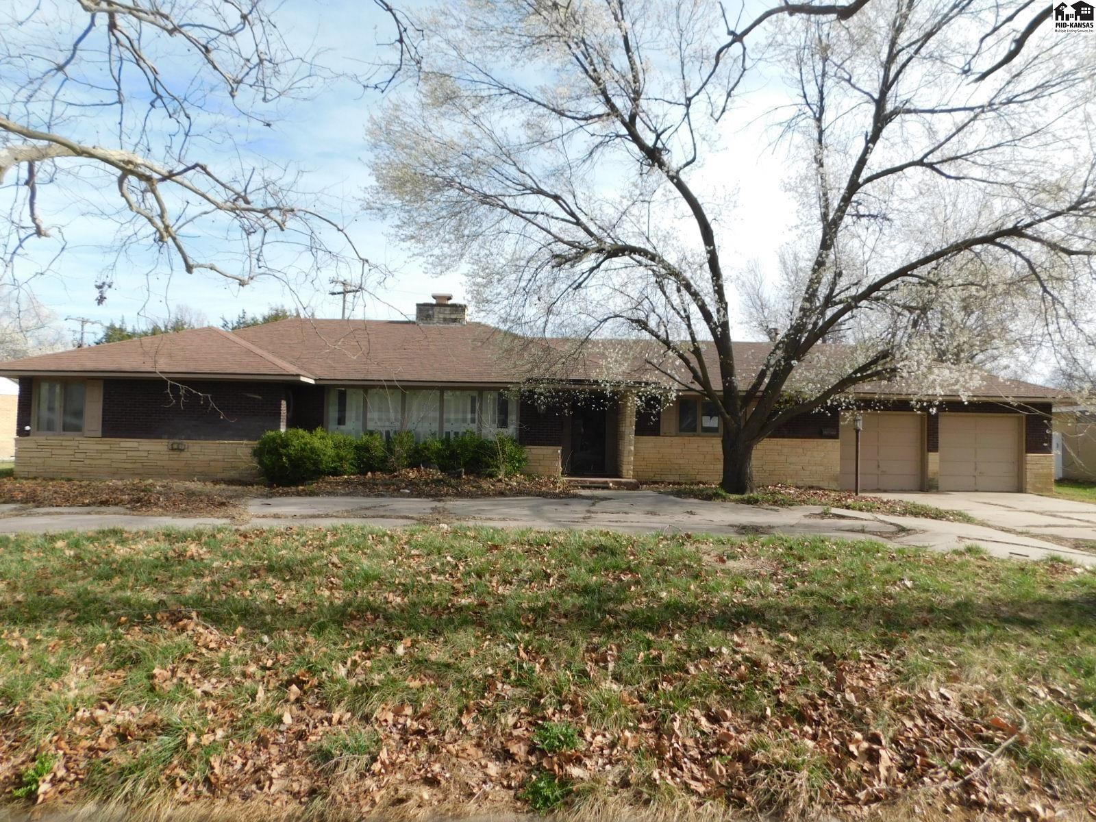 7 Whitmore Road Hutchinson, KS 67502 - Photo 1 of 1 Gallery Image 1