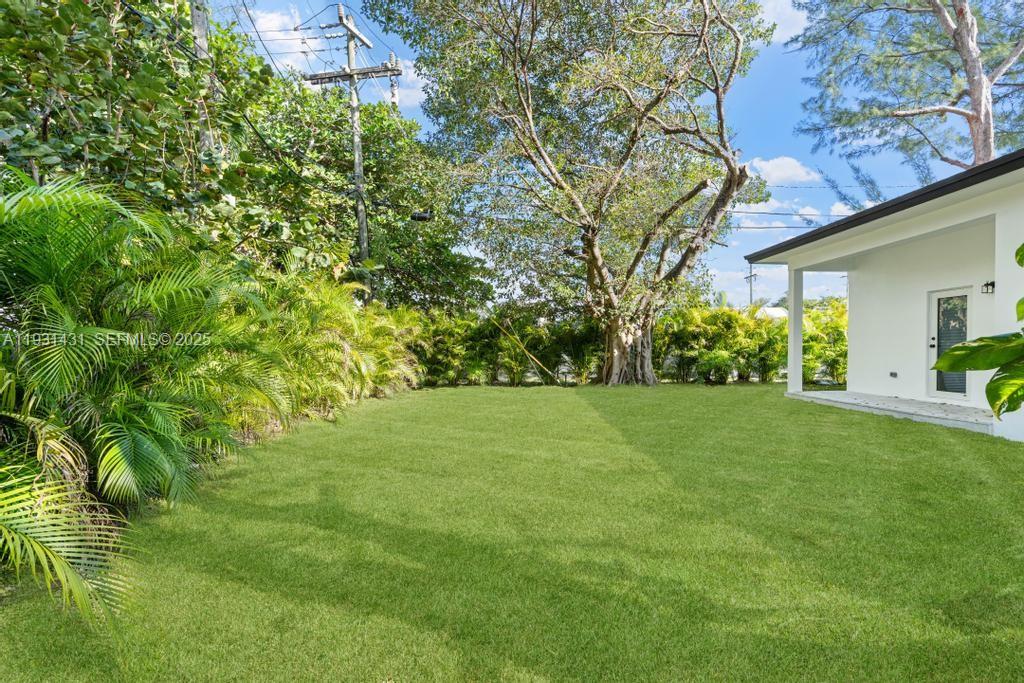 755 Northwest 83rd Street Miami, FL 33150 - Photo 22 of 26