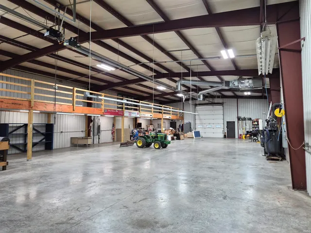 $769,000 | 7821 North Fox Hollow Road, Bloomington, IN 47408