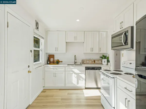 $1,770,000 | 9 Clotilda Court, Mill Valley, CA 94941