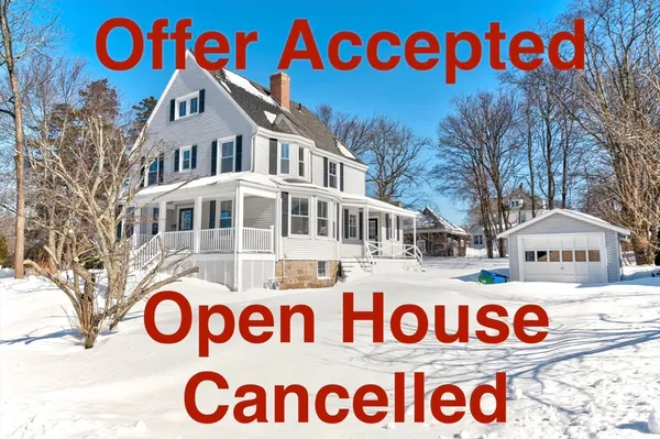 a sign that is on the wall of a building