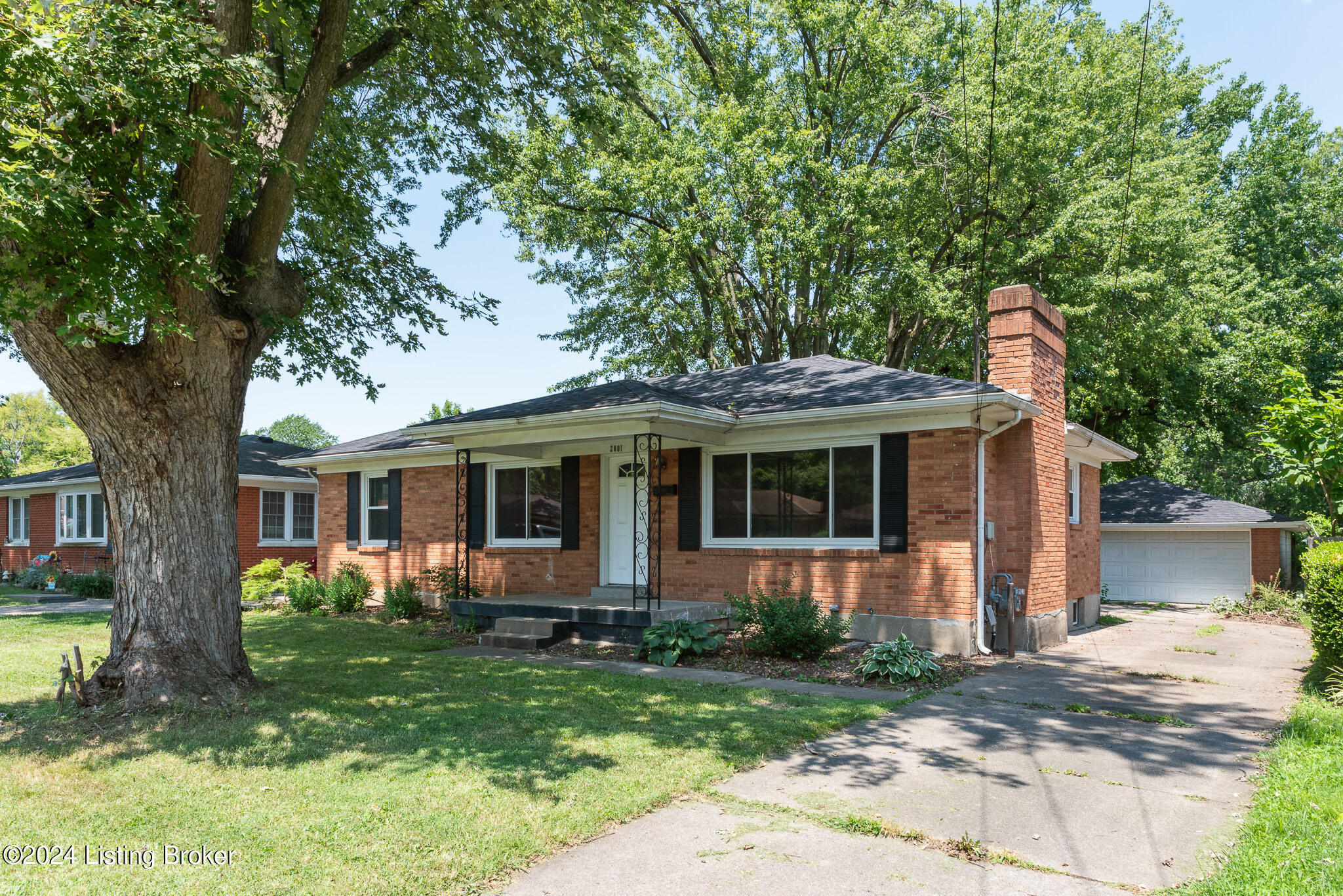 2001 Lynn Lea Road Louisville, KY 40216 - Photo 1 of 35 2001 Lynn Lea Rd-4