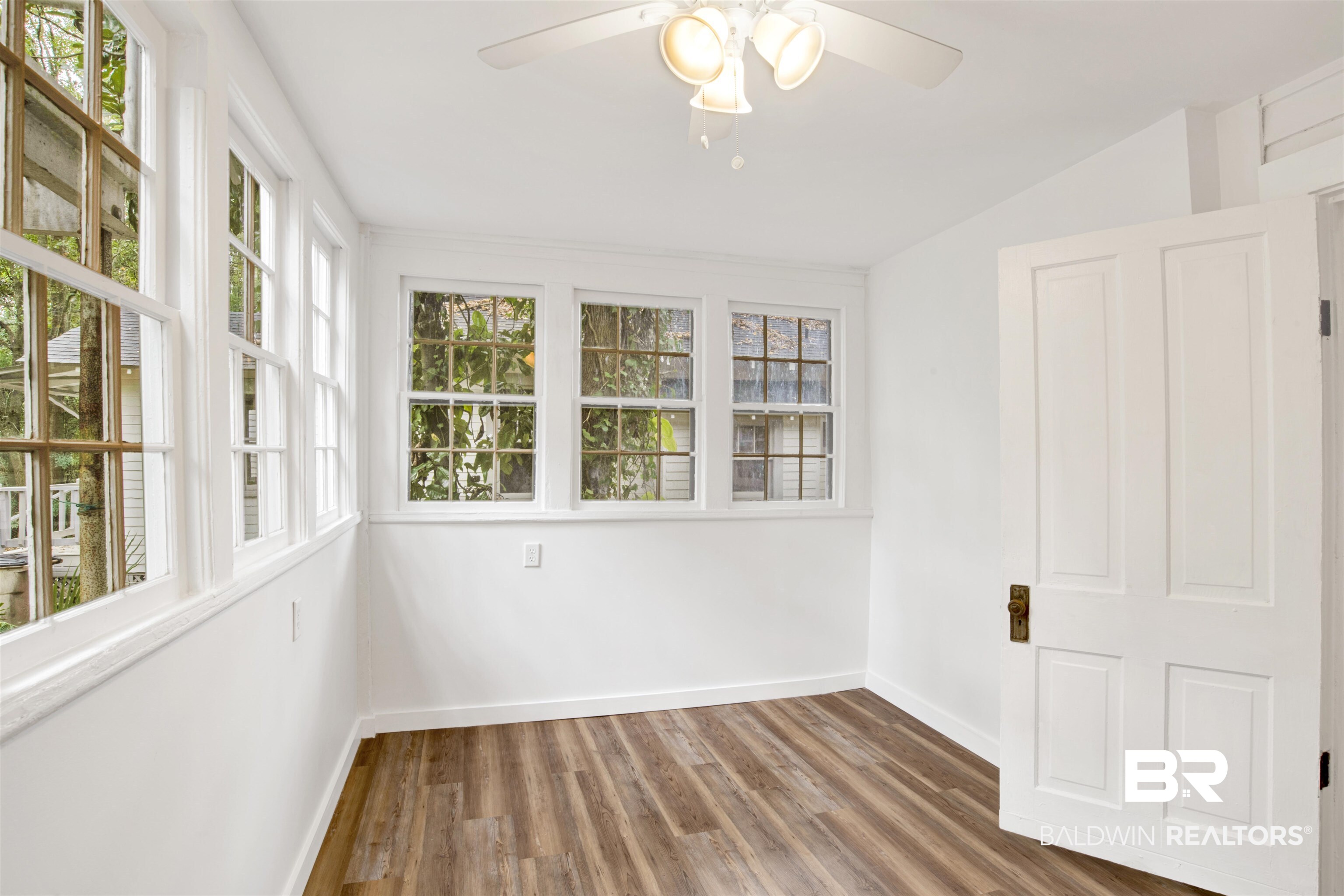 11 Van Heuval Street Mobile, AL 36606 - Photo 10 of 33