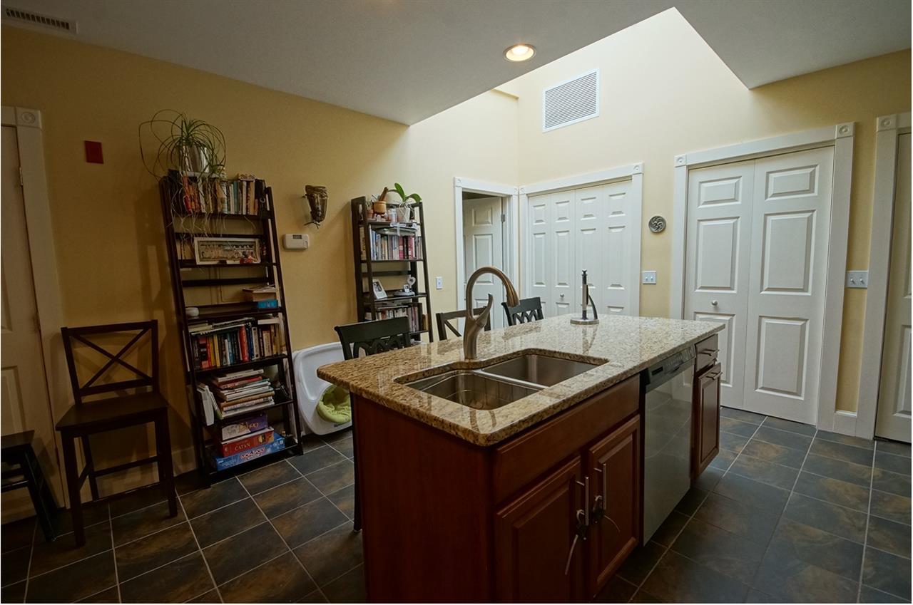 7 Chester Road, Unit 204 Derry, NH 03038 - Photo 13 of 33