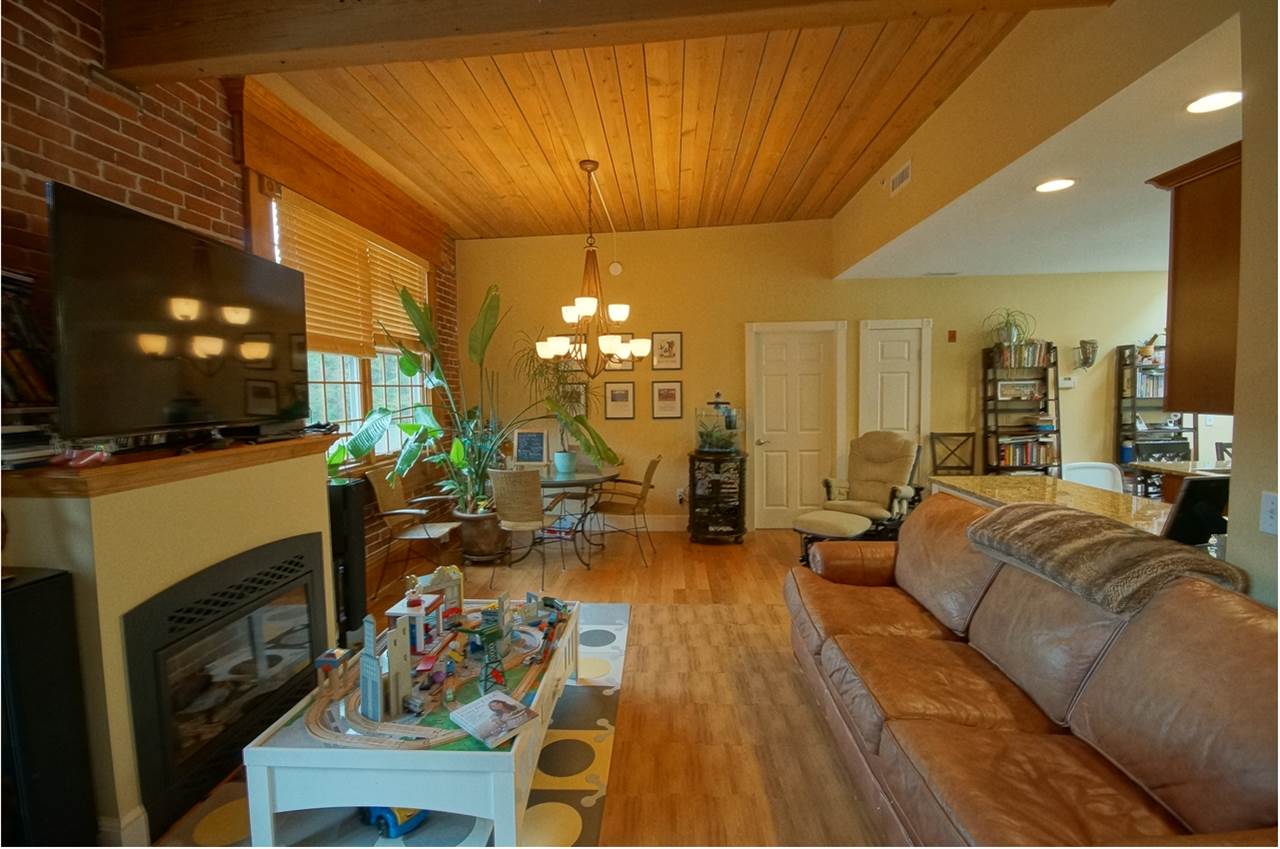 7 Chester Road, Unit 204 Derry, NH 03038 - Photo 9 of 33