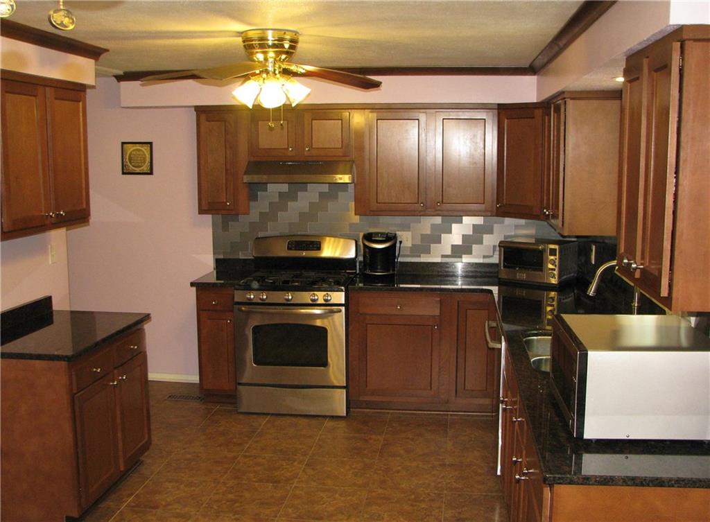 316 Sandy Hill Road Irwin, PA 15642 - Photo 2 of 19 Gallery Image 2