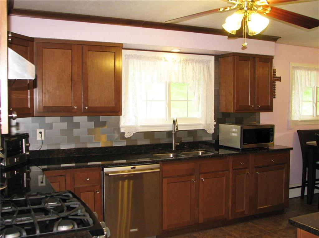 316 Sandy Hill Road Irwin, PA 15642 - Photo 4 of 19 Gallery Image 4