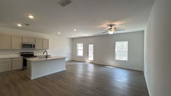 $2,100 | 5447 Allegro Lane, Flowery Branch, GA 30542