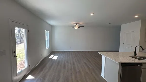 $2,100 | 5447 Allegro Lane, Flowery Branch, GA 30542