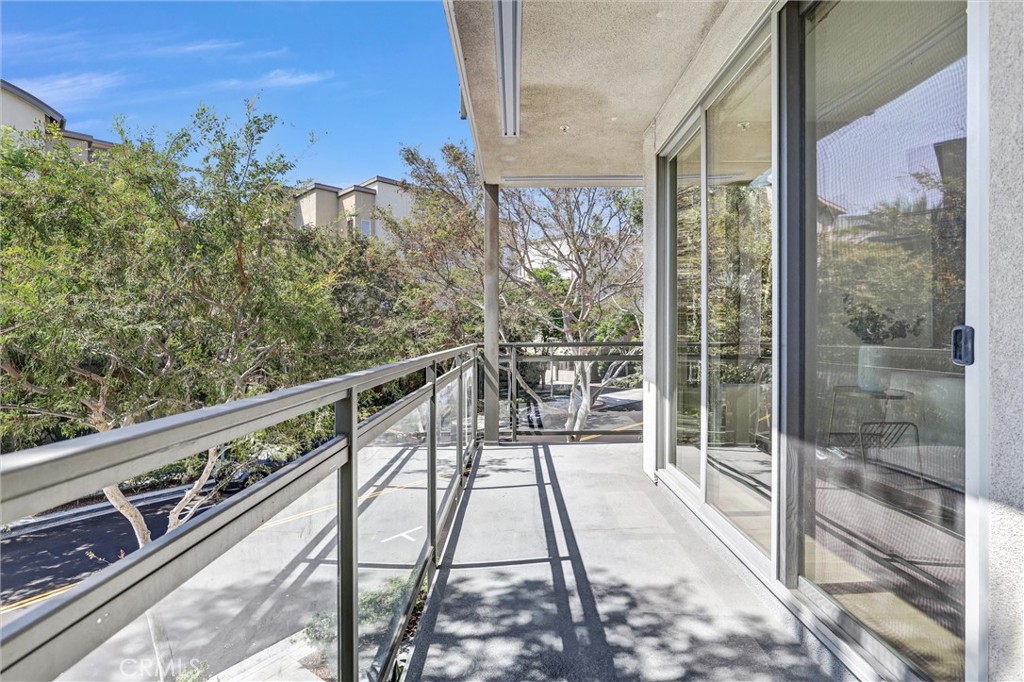 600 Rockefeller Irvine, CA 92612 - Photo 18 of 20 deck