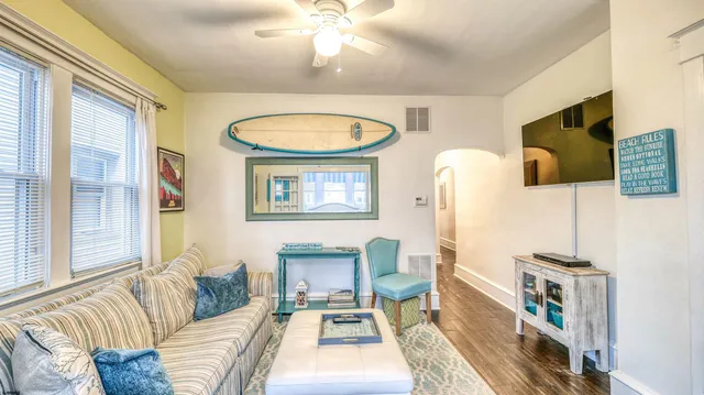 $1,400 | 1102 Wesley Avenue, Unit 1, Ocean City, NJ 08226