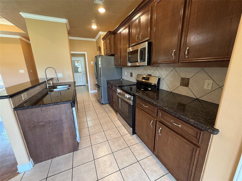 8640 Baker Road Beaumont, TX 77707 - Photo 2 of 30